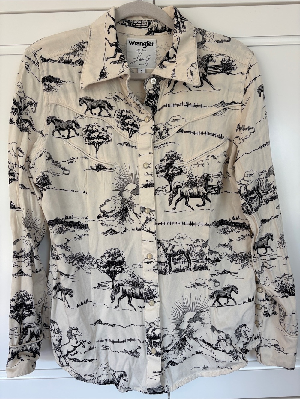 Wrangler Cream and Black Western Horse Print Shirt